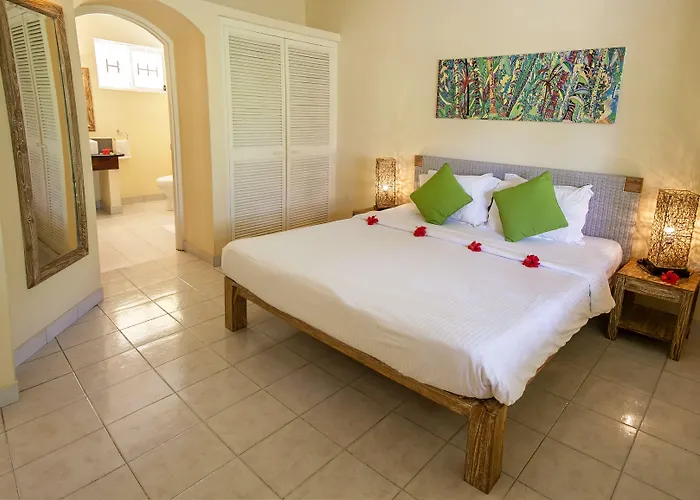 Valmer And Hotel Baie Lazare (Mahe)